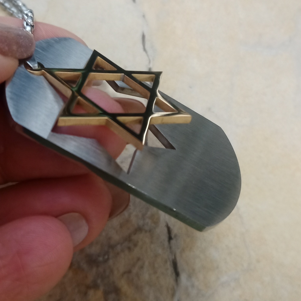 Stainless steel gold star tag necklace - Picture 4 of 6